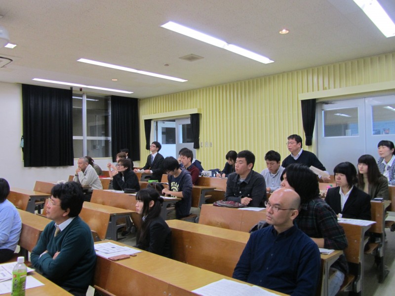 卒論発表会② 今年は日曜日開催でしたが、多くの方が参加してくれました。