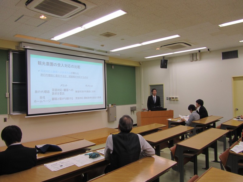 卒論発表会① やや緊張気味です。