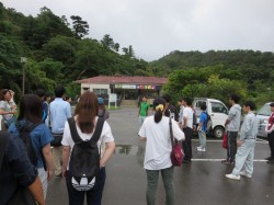 五大学合同ゼミ② 台風接近中でしたが、やんばるの自然について学ぶことができました。